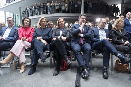 Pressekonferenz von CDU, CSU und SPD in Berlin