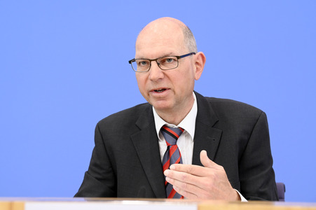Bundespressekonferenz Gemeinschaftsdiagnose der Wirtschaftsforschungsinstitute in Berlin
