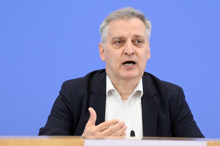 Bundespressekonferenz Gemeinschaftsdiagnose der Wirtschaftsforschungsinstitute in Berlin