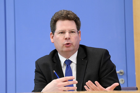 Bundespressekonferenz Gemeinschaftsdiagnose der Wirtschaftsforschungsinstitute in Berlin