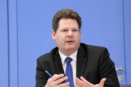 Bundespressekonferenz Gemeinschaftsdiagnose der Wirtschaftsforschungsinstitute in Berlin