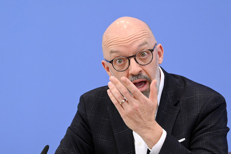 Bundespressekonferenz Gemeinschaftsdiagnose der Wirtschaftsforschungsinstitute in Berlin