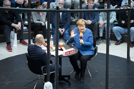 Radioshow mit Angela Merkel in Berlin