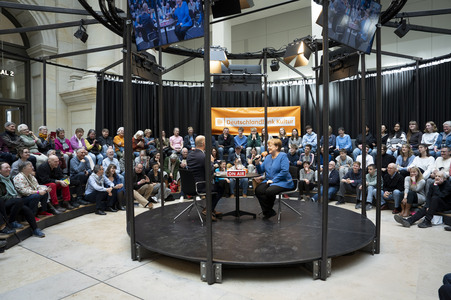 Radioshow mit Angela Merkel in Berlin