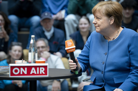 Radioshow mit Angela Merkel in Berlin