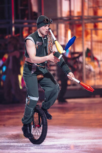 Eisrevue 'Holiday on Ice - Horizons' in Erfurt