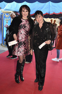 Circus Krone Premiere 'Farbenspiel - Gold Edition' in München