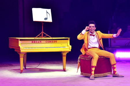 Circus Krone Premiere 'Farbenspiel - Gold Edition' in München