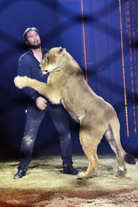 Circus Krone Premiere 'Farbenspiel - Gold Edition' in München