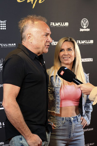 Eröffnung vom Schlager Cafe Düsseldorf in Düsseldorf