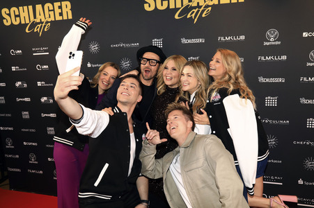 Eröffnung vom Schlager Cafe Düsseldorf in Düsseldorf