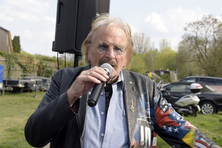 Frank Zander präsentiert 'Zander im Brötchen' in Berlin