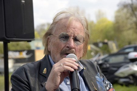 Frank Zander präsentiert 'Zander im Brötchen' in Berlin