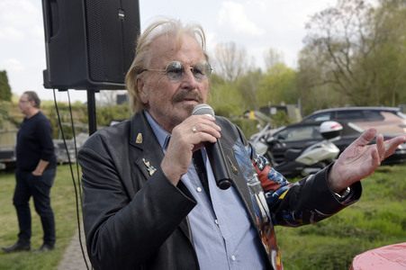 Frank Zander präsentiert 'Zander im Brötchen' in Berlin