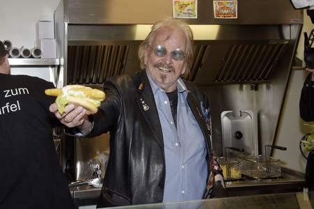 Frank Zander präsentiert 'Zander im Brötchen' in Berlin