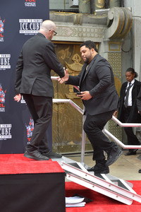 Hand and Footprint Ceremony mit Ice Cube in Los Angeles