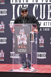 Hand and Footprint Ceremony mit Ice Cube in Los Angeles