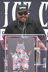 Hand and Footprint Ceremony mit Ice Cube in Los Angeles
