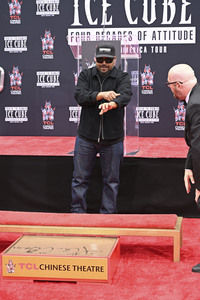 Hand and Footprint Ceremony mit Ice Cube in Los Angeles