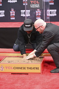Hand and Footprint Ceremony mit Ice Cube in Los Angeles