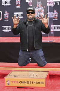 Hand and Footprint Ceremony mit Ice Cube in Los Angeles