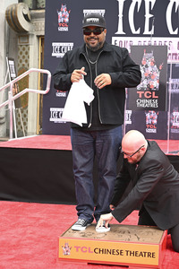 Hand and Footprint Ceremony mit Ice Cube in Los Angeles