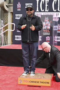Hand and Footprint Ceremony mit Ice Cube in Los Angeles