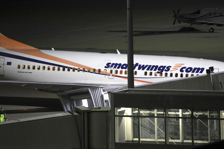 Landung eines Charterfluges mit Menschen aus Afghanistan in Leipzig