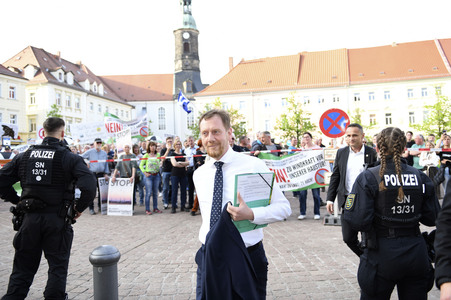 Michael Kretschmer vor Demo gegen Windanlagen in Großenhain