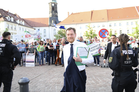 Michael Kretschmer vor Demo gegen Windanlagen in Großenhain