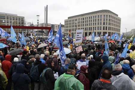 Demonstration 'Friedensprozession' in Dresden