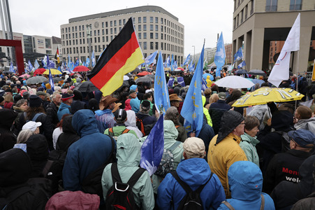 Demonstration 'Friedensprozession' in Dresden
