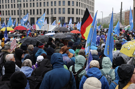 Demonstration 'Friedensprozession' in Dresden