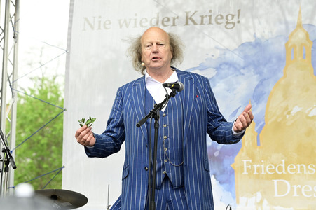 Demonstration 'Friedensprozession' in Dresden