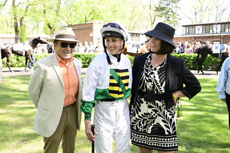 Große Saisoneröffnung 2025 auf der Rennbahn Hoppegarten in Berlin