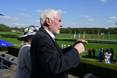Große Saisoneröffnung 2025 auf der Rennbahn Hoppegarten in Berlin