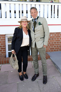 Große Saisoneröffnung 2025 auf der Rennbahn Hoppegarten in Berlin