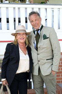 Große Saisoneröffnung 2025 auf der Rennbahn Hoppegarten in Berlin