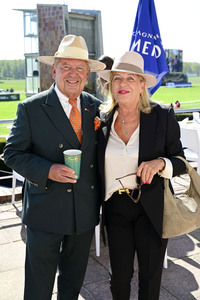 Große Saisoneröffnung 2025 auf der Rennbahn Hoppegarten in Berlin