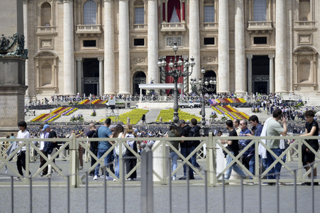 Trauer um Papst Franziskus in Rom