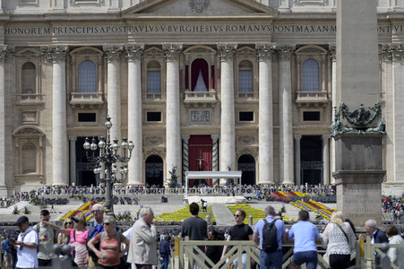 Trauer um Papst Franziskus in Rom