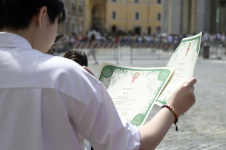 Trauer um Papst Franziskus in Rom