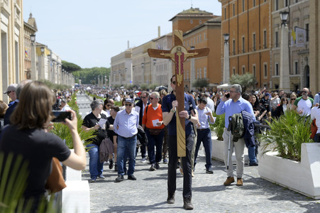 Trauer um Papst Franziskus in Rom