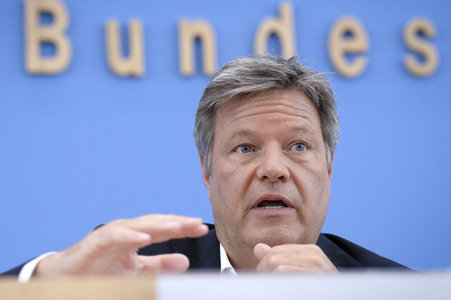 Bundespressekonferenz zur Vorstellung der Frühjahrsprojektion 2025 der Bundesregierung in Berlin