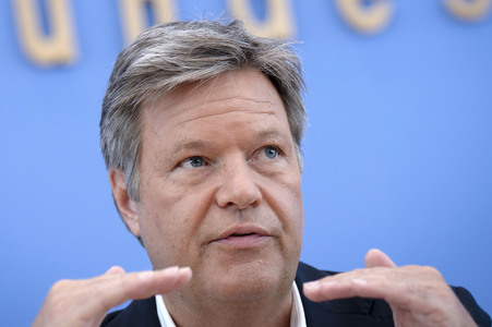 Bundespressekonferenz zur Vorstellung der Frühjahrsprojektion 2025 der Bundesregierung in Berlin