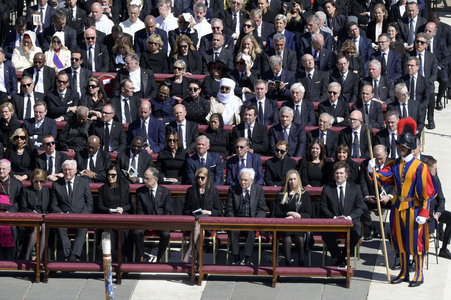 Trauermesse für Papst Franziskus in der Vatikanstadt