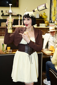 Party zum 15. Firmenjubiläum der Eierlikörfabrik scharfesGELB in Senftenberg