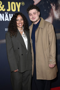 Serienpremiere 'Max & Joy - Komm näher' in Berlin