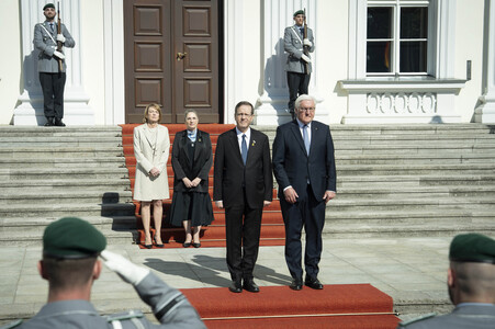 Begrüßung des israelischen Staatspräsidenten in Berlin