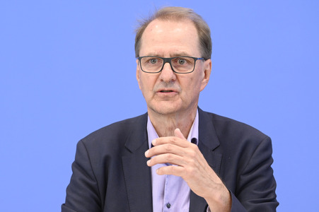 Bundespressekonferenz zur Studie 'Umweltbewusstsein in Deutschland 2024' in Berlin